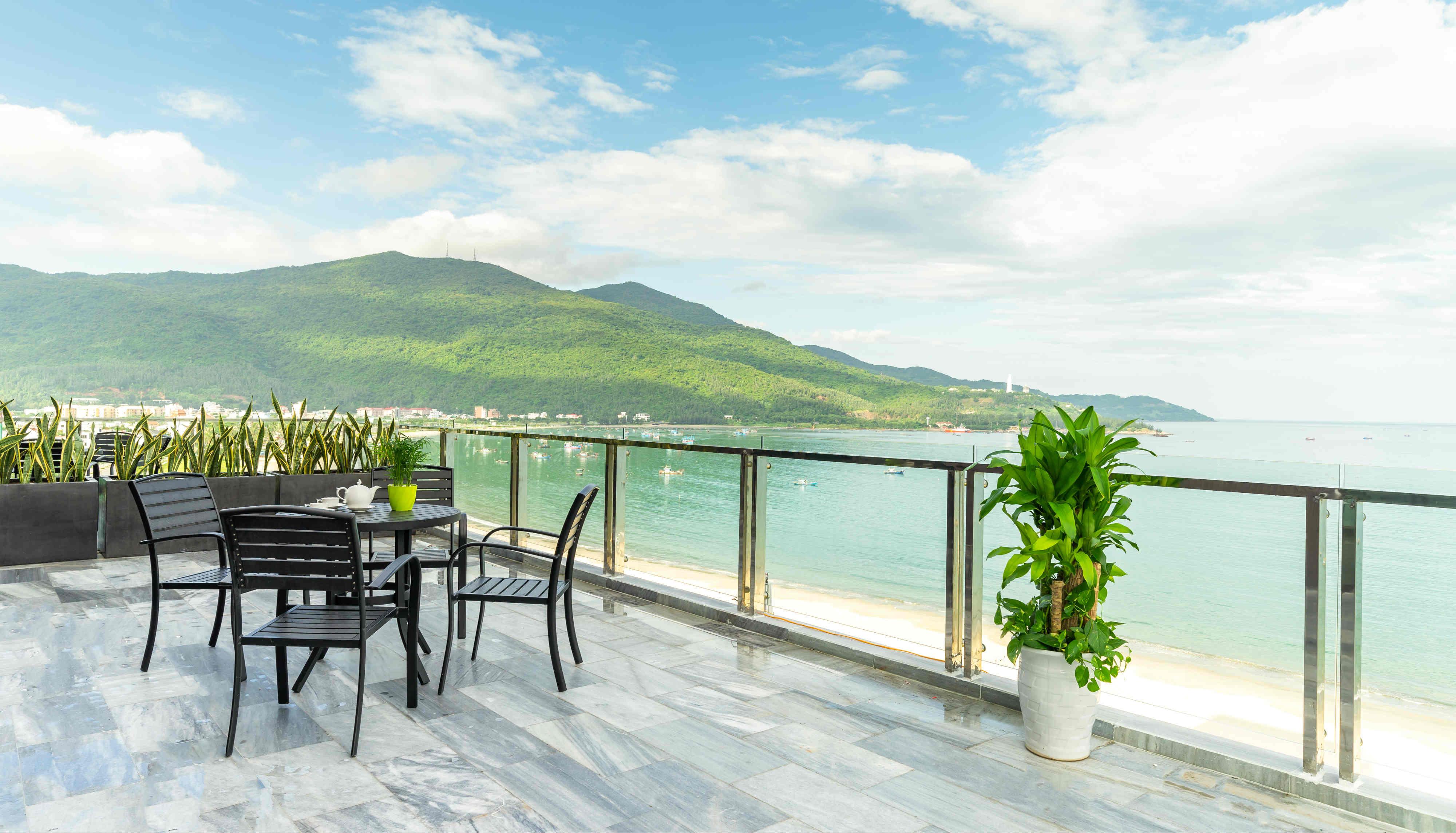 Grand Gold Beach Hotel & Spa Da Nang Exterior photo