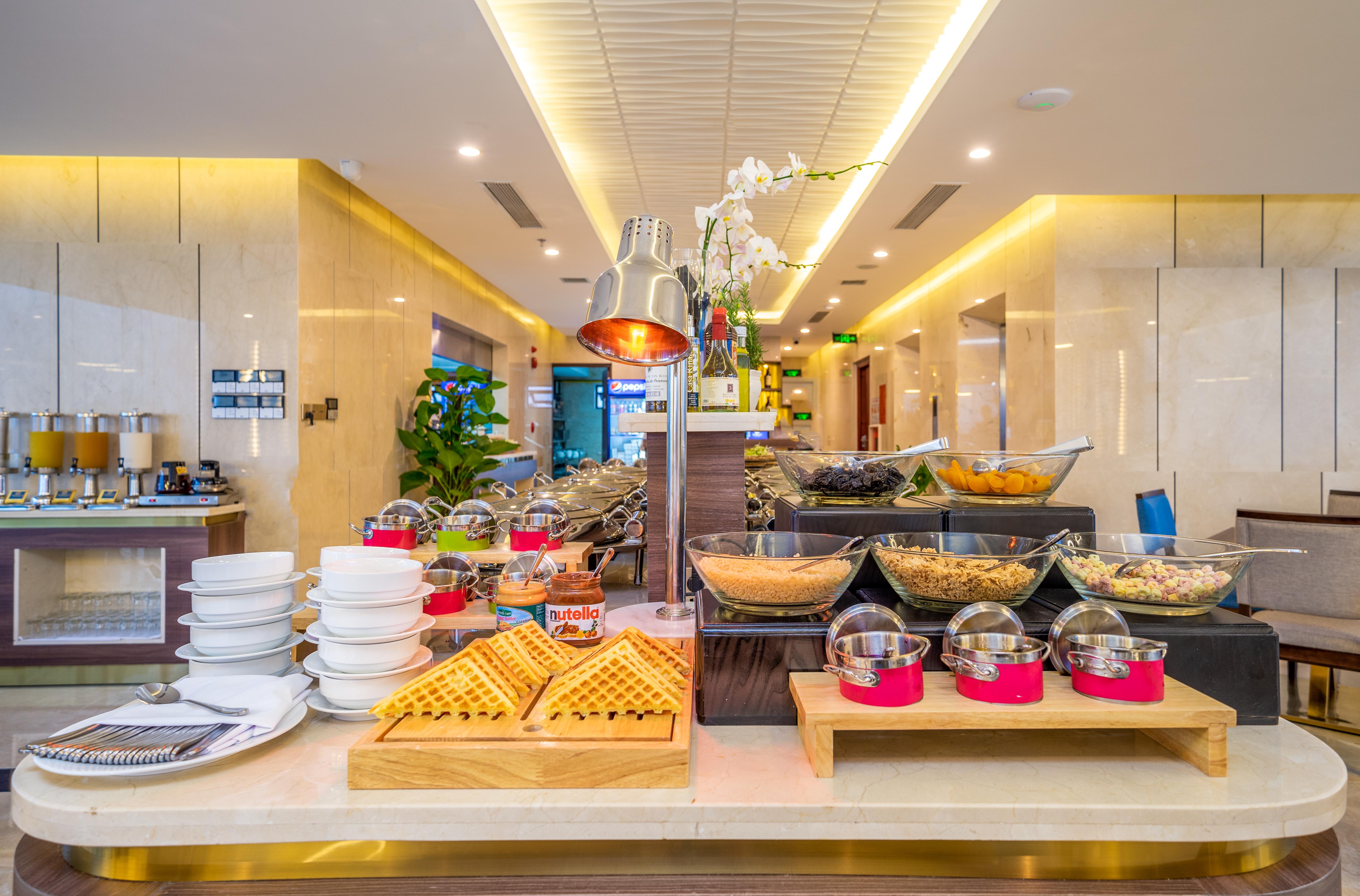 Grand Gold Beach Hotel & Spa Da Nang Exterior photo