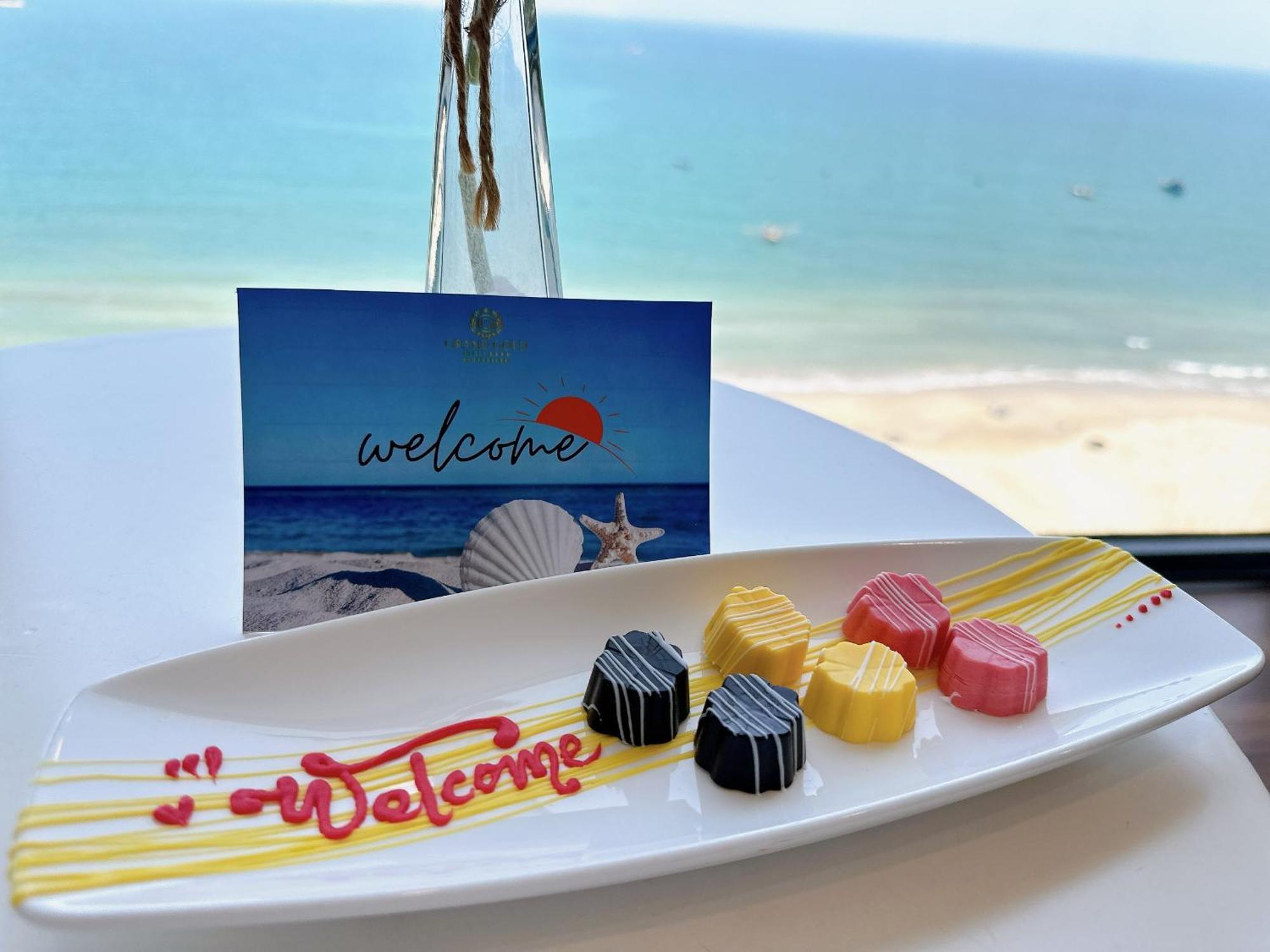 Grand Gold Beach Hotel & Spa Da Nang Exterior photo